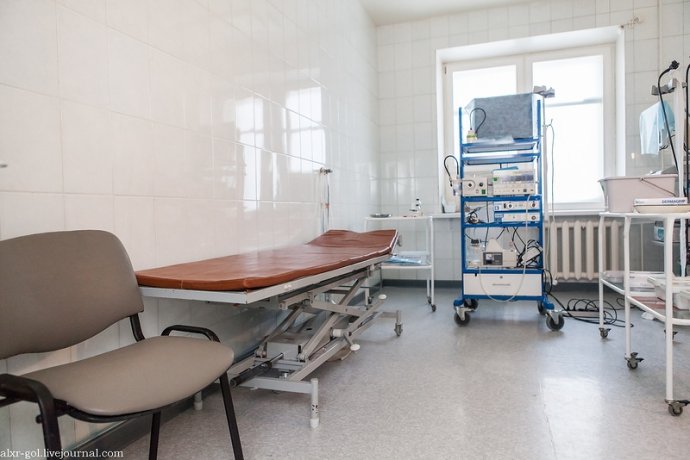 內(nèi)鏡室作業(yè)人員的著裝有什么要求？