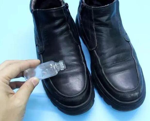 分辨真假皮鞋最簡單的方法